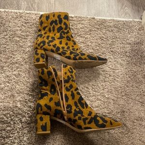 Chinese Laundry Cheetah boots